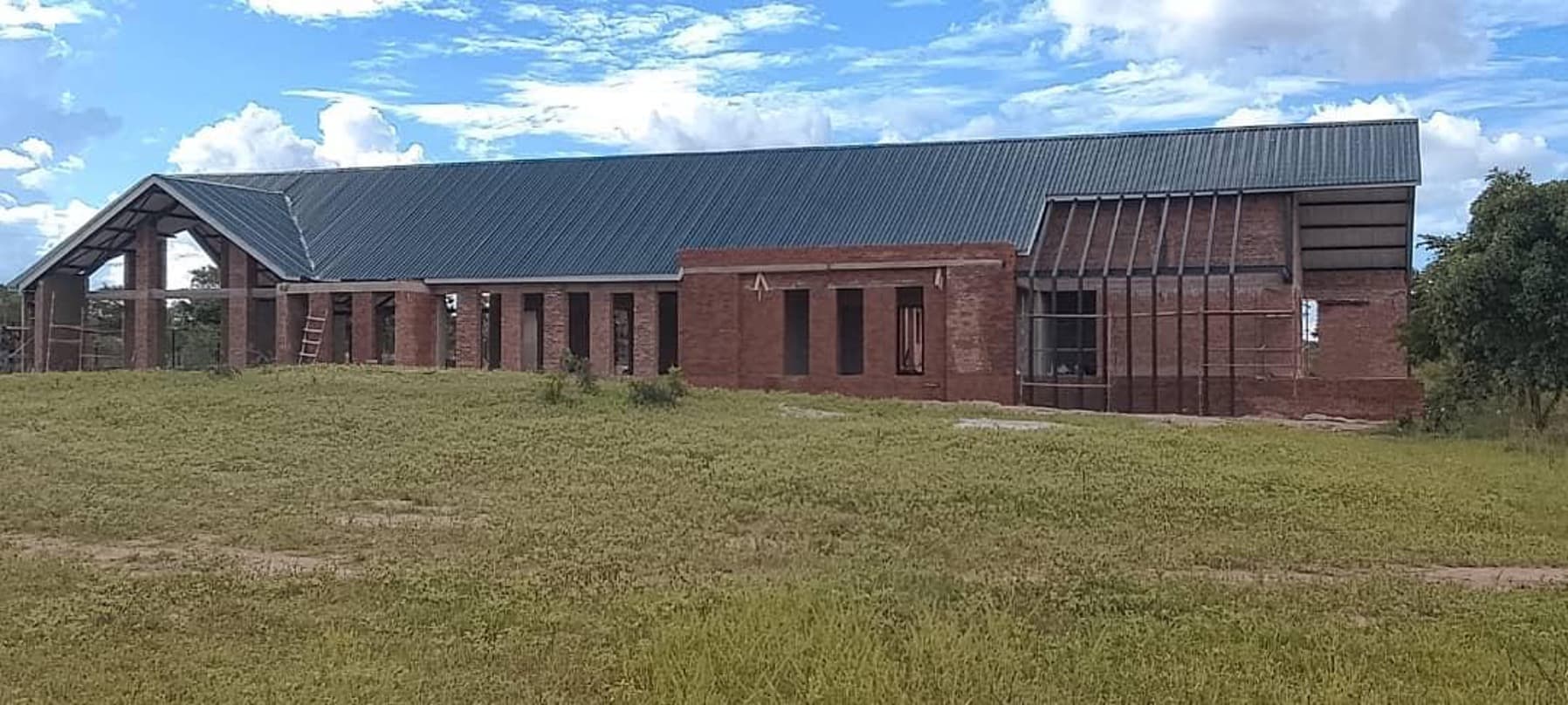 Just minutes from the thundering spray of Victoria Falls, Elephant Hills Lodge is a celebration of traditional African b